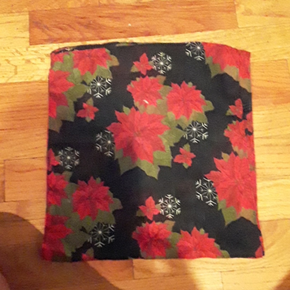 Rectangular rose scarf - Picture 4 of 4